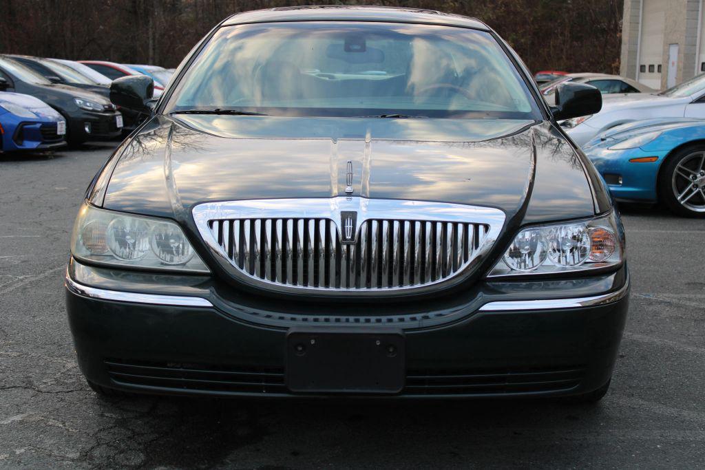 used 2003 Lincoln Town Car car, priced at $8,977