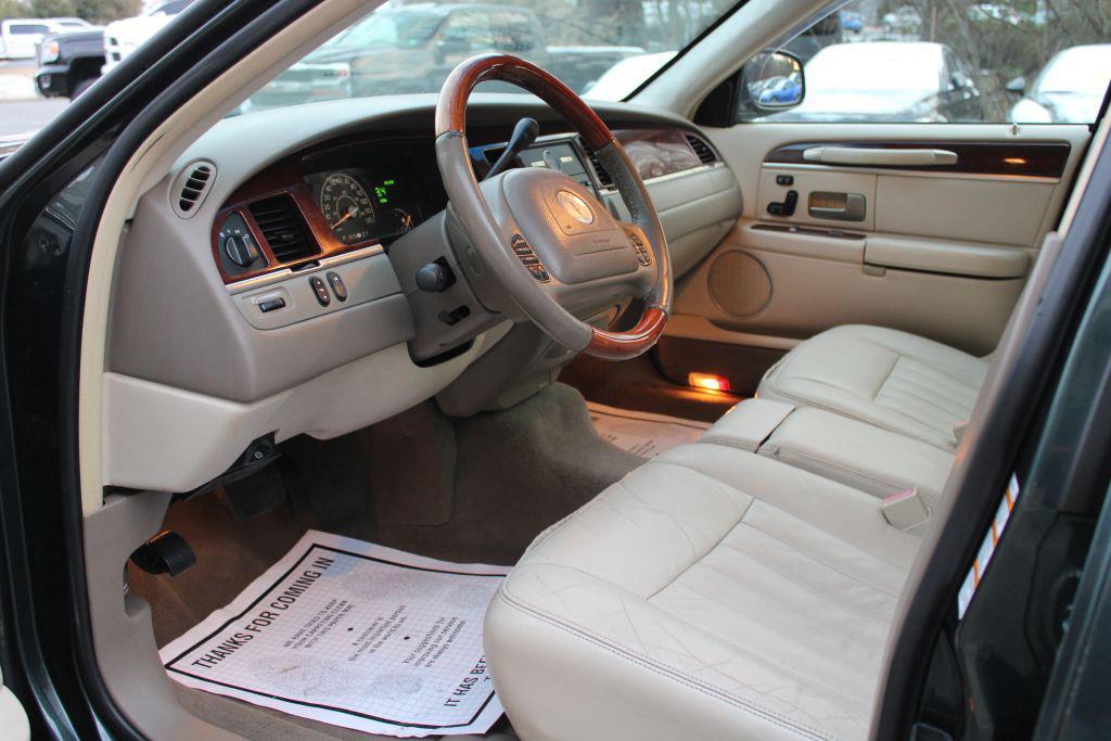 used 2003 Lincoln Town Car car, priced at $8,977