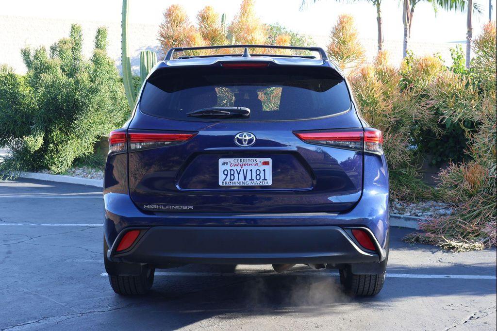 used 2022 Toyota Highlander car, priced at $26,995