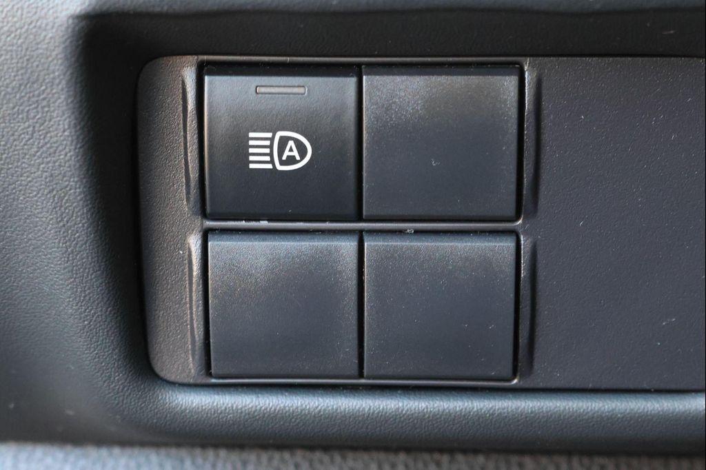 used 2022 Toyota Highlander car, priced at $26,995