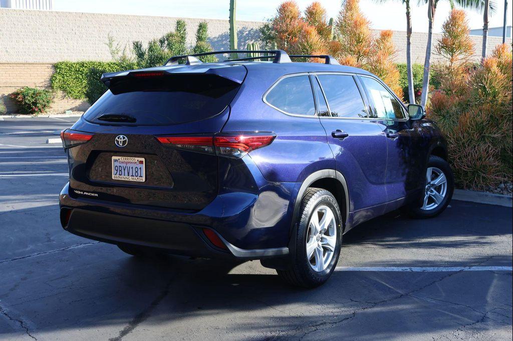 used 2022 Toyota Highlander car, priced at $26,995