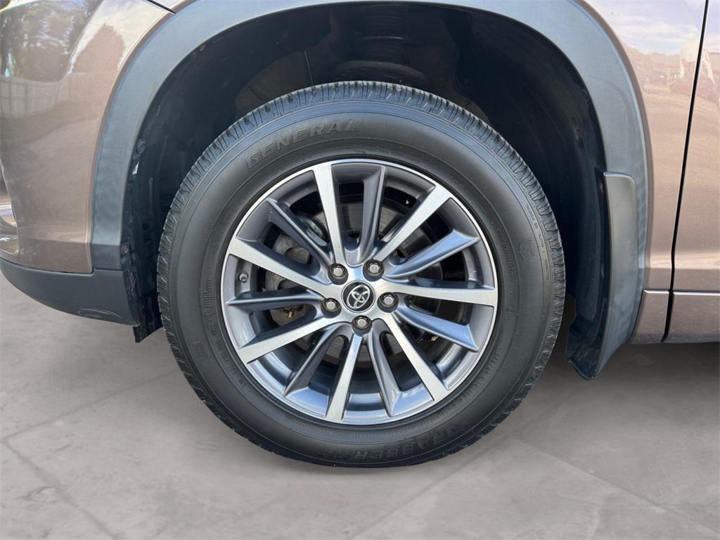 used 2018 Toyota Highlander car, priced at $20,772