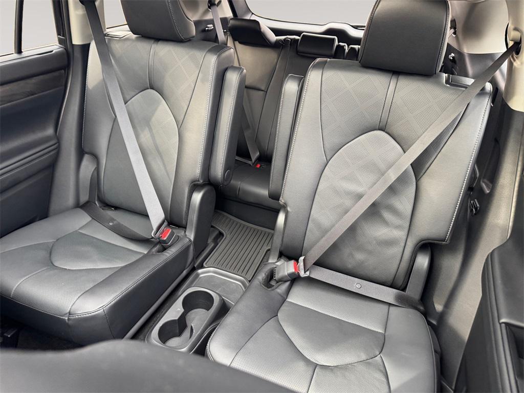 used 2025 Toyota Highlander Hybrid car, priced at $54,491