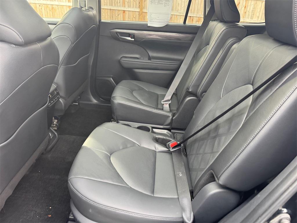 used 2025 Toyota Highlander Hybrid car, priced at $54,491