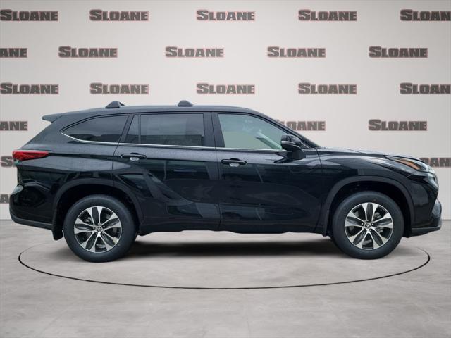 new 2023 Toyota Highlander car, priced at $45,957