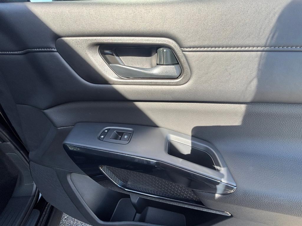 new 2025 Nissan Pathfinder car, priced at $33,942