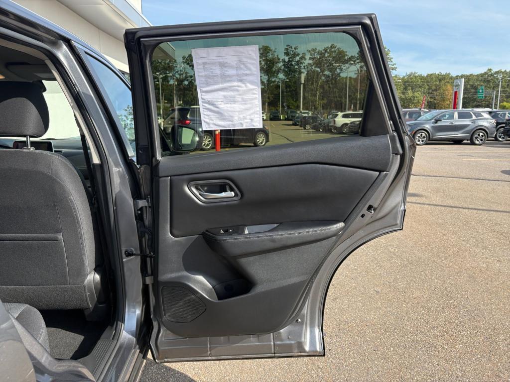 2024 Gun Metallic Nissan Rogue