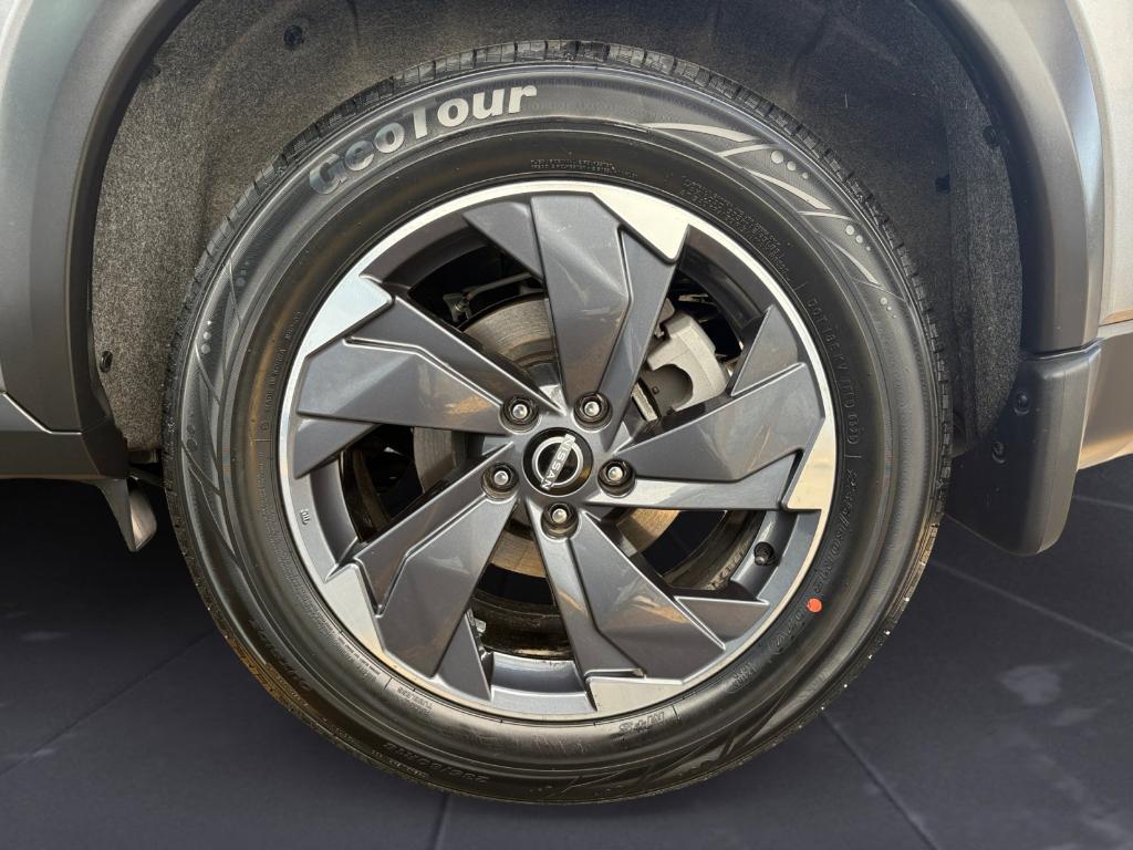 2024 Gun Metallic Nissan Rogue