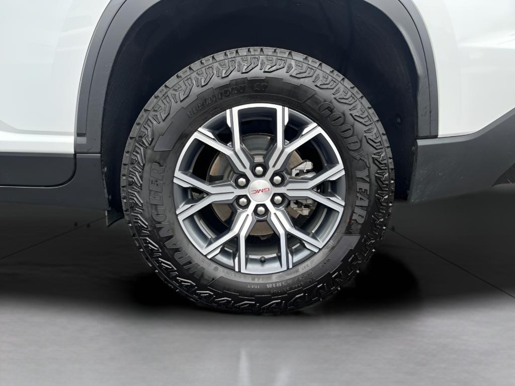 used 2025 GMC Acadia car, priced at $41,673