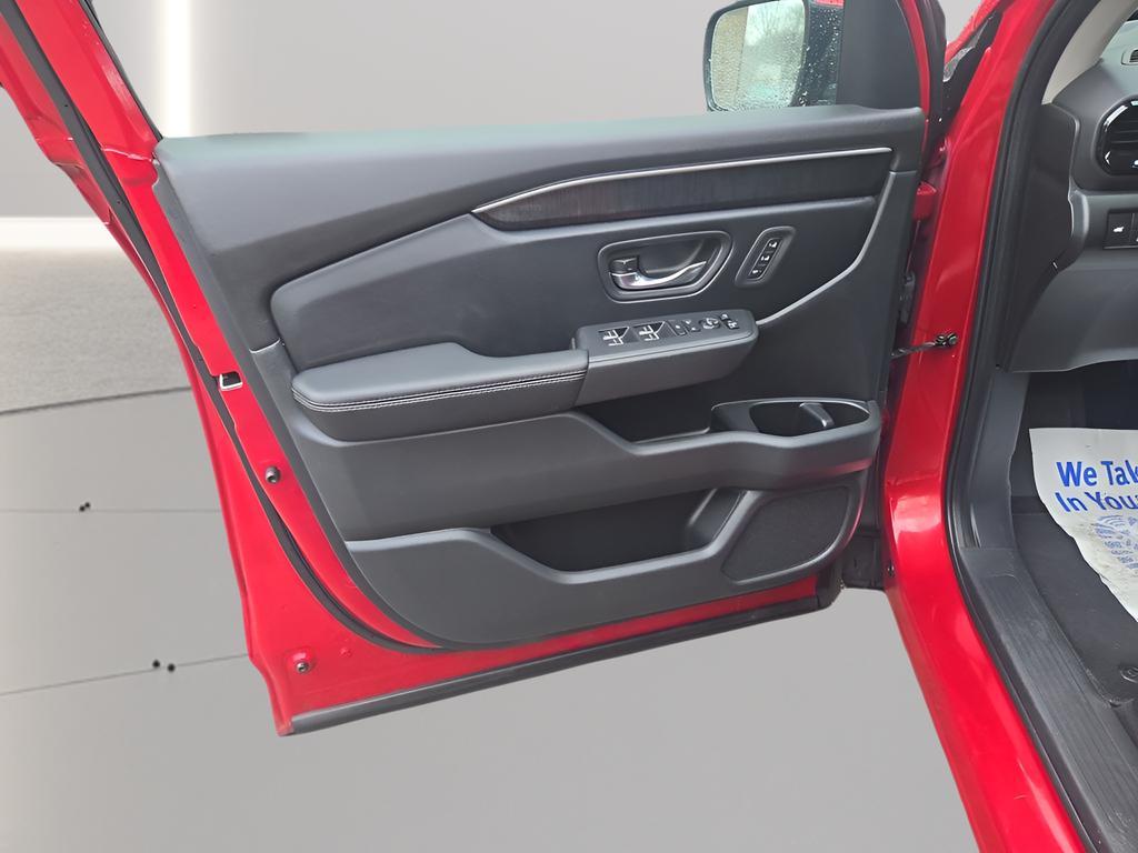 used 2023 Honda Pilot car, priced at $39,997