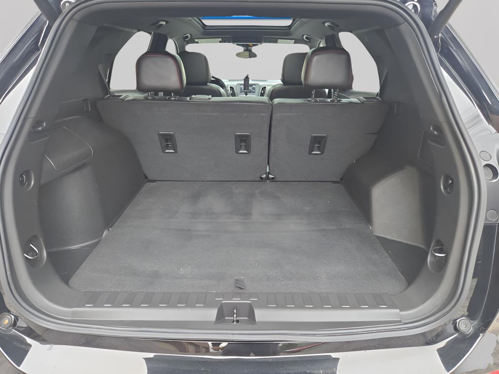 used 2023 Chevrolet Equinox car, priced at $20,926