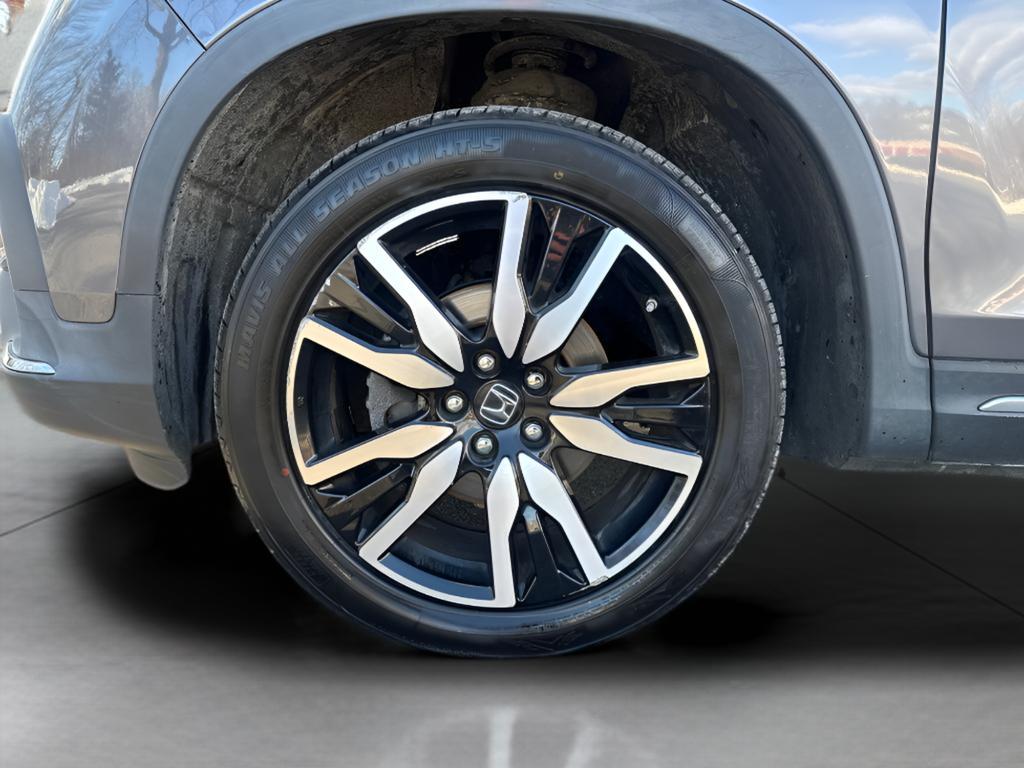 used 2021 Honda Pilot car, priced at $26,025