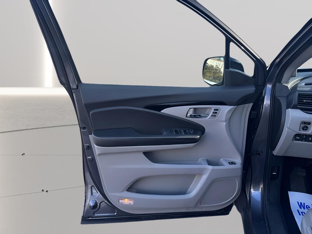 used 2021 Honda Pilot car, priced at $26,025