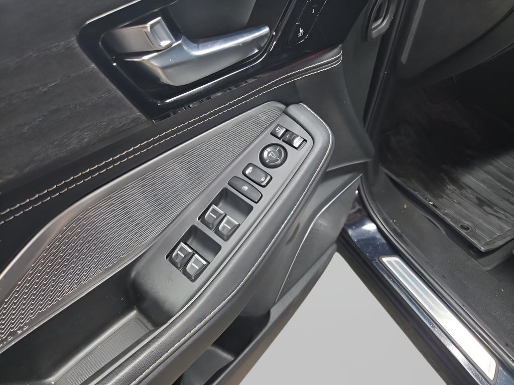 used 2022 Acura MDX car, priced at $29,345