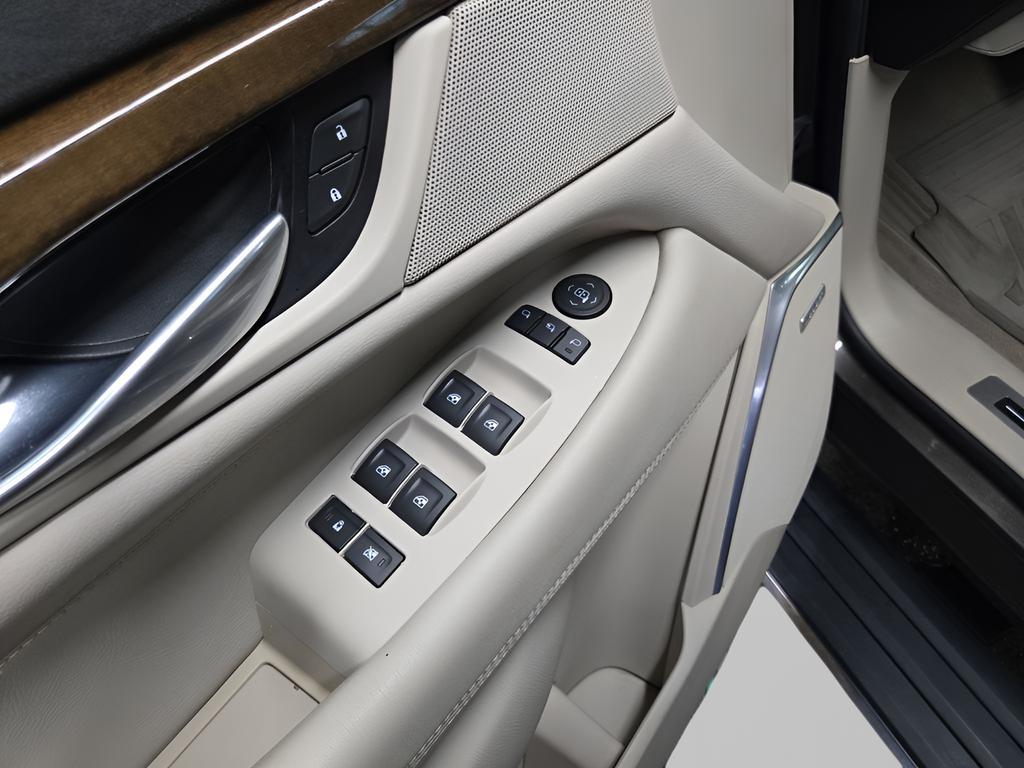 used 2020 Cadillac Escalade car, priced at $37,036