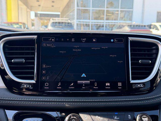 used 2025 Chrysler Pacifica car, priced at $33,713