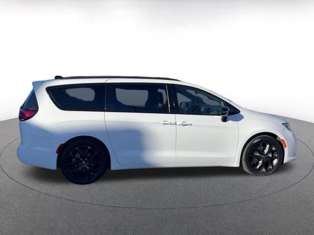 used 2025 Chrysler Pacifica car, priced at $33,713