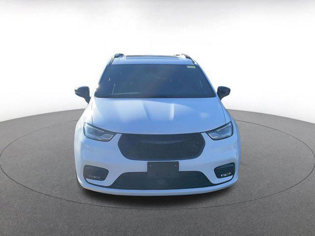 used 2025 Chrysler Pacifica car, priced at $33,713