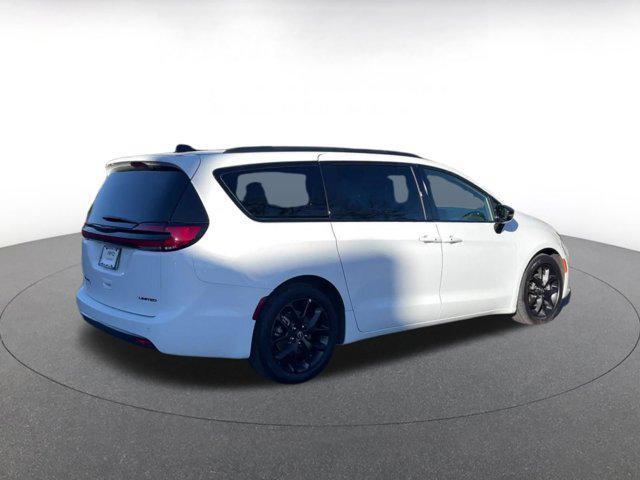 used 2025 Chrysler Pacifica car, priced at $33,713