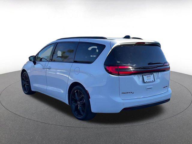 used 2025 Chrysler Pacifica car, priced at $33,713