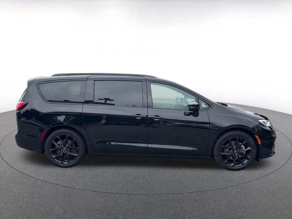 used 2025 Chrysler Pacifica car, priced at $30,799