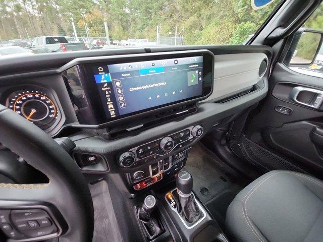 used 2024 Jeep Gladiator car, priced at $33,000