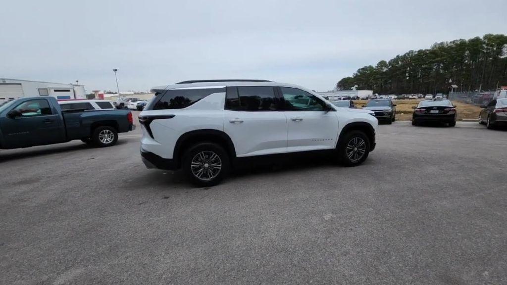used 2024 Chevrolet Traverse car, priced at $32,950