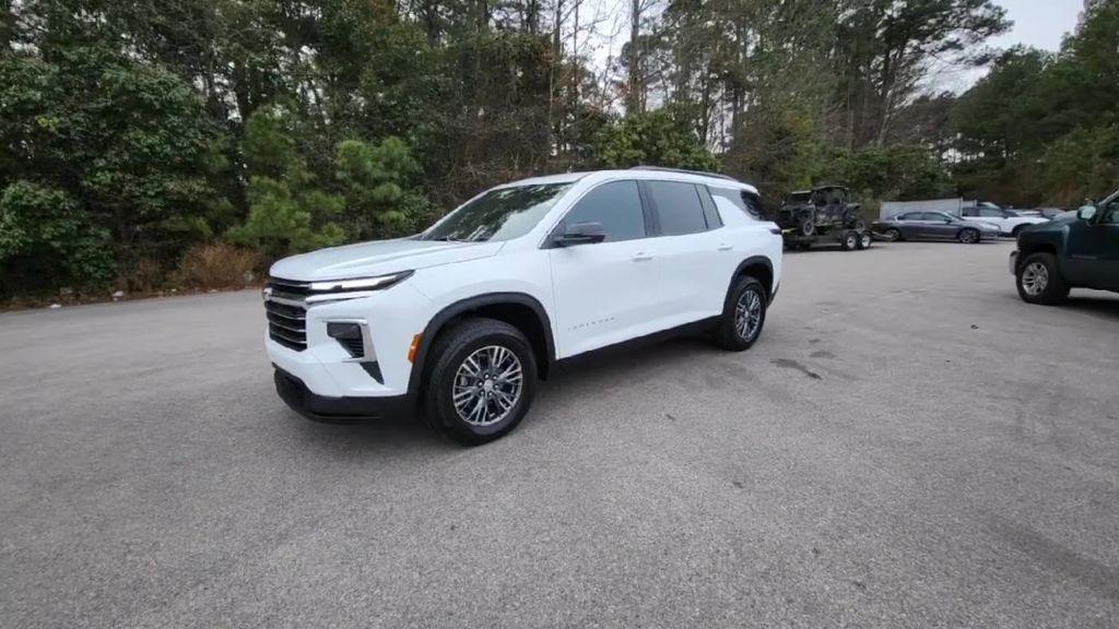 used 2024 Chevrolet Traverse car, priced at $32,950