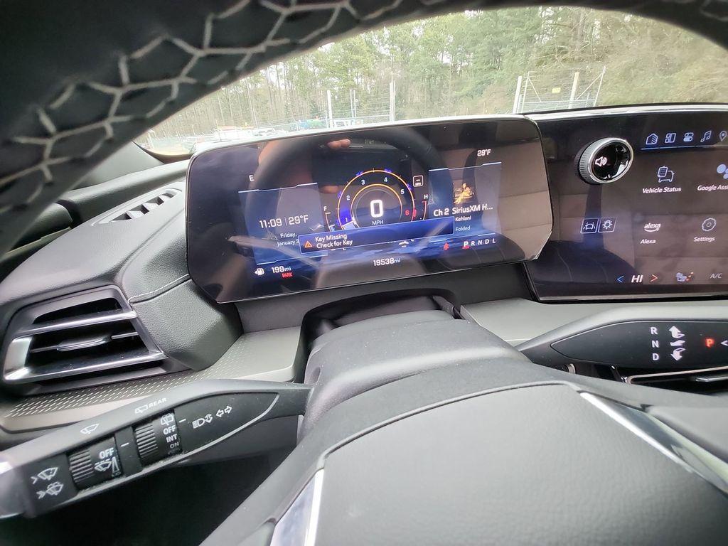 used 2024 Chevrolet Traverse car, priced at $32,950