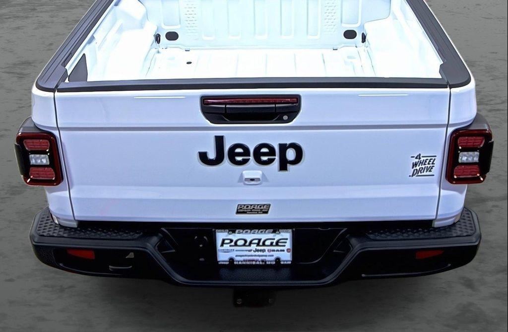 new 2026 Jeep Gladiator car, priced at $43,715