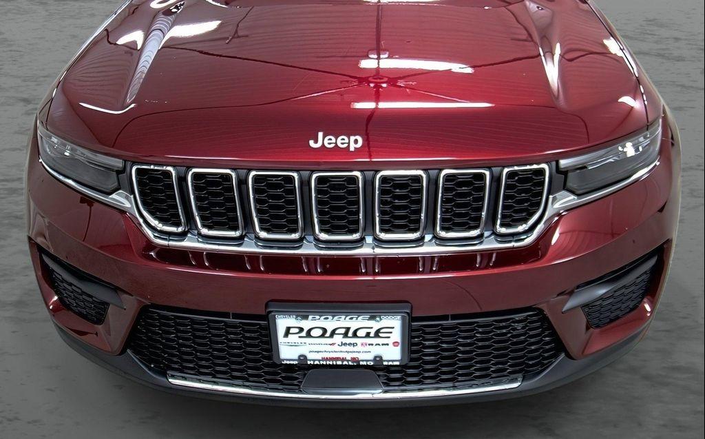 new 2026 Jeep Grand Cherokee car, priced at $40,235