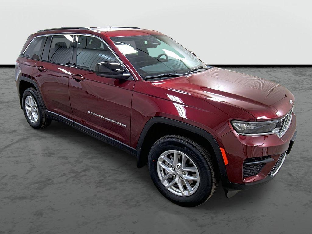 new 2026 Jeep Grand Cherokee car, priced at $40,235