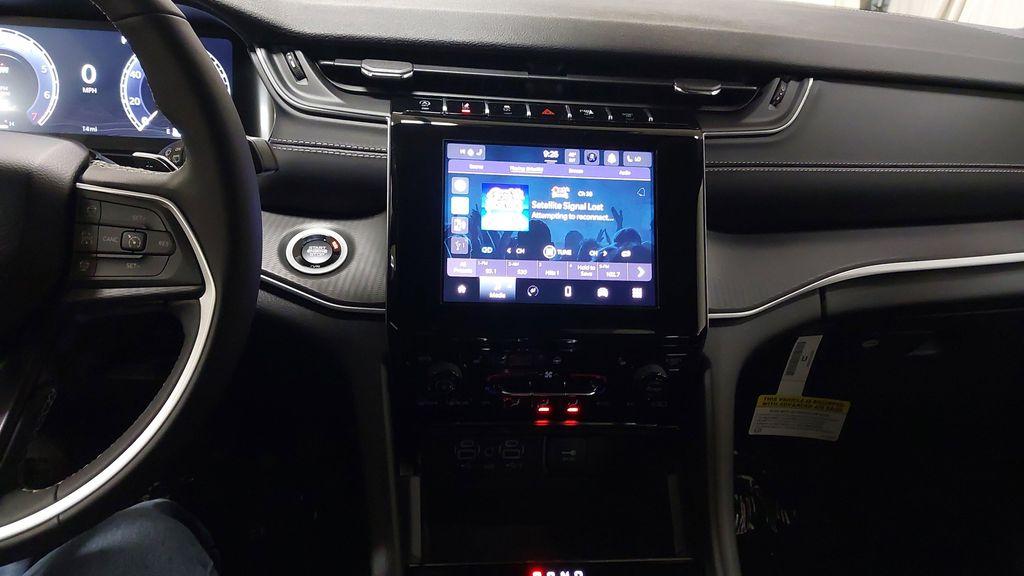 new 2026 Jeep Grand Cherokee car, priced at $40,235