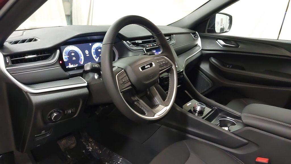 new 2026 Jeep Grand Cherokee car, priced at $40,235