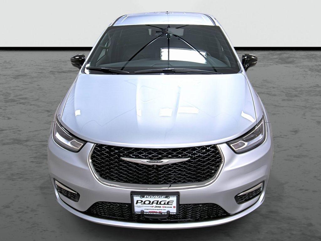 new 2026 Chrysler Pacifica car, priced at $38,535