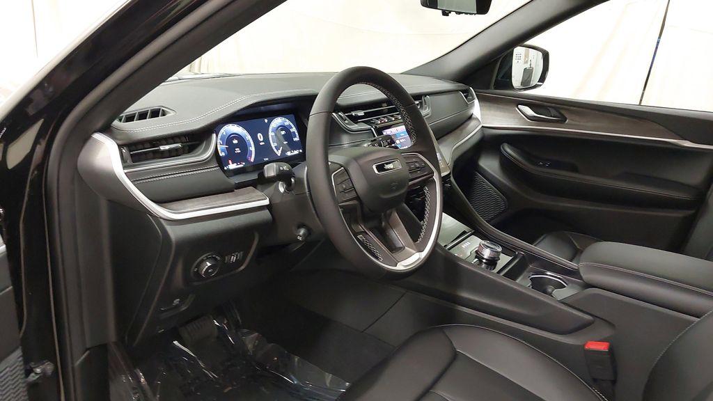 new 2025 Jeep Grand Cherokee L car, priced at $47,030