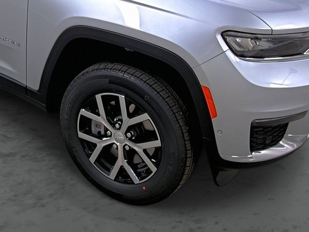 new 2025 Jeep Grand Cherokee L car, priced at $47,030