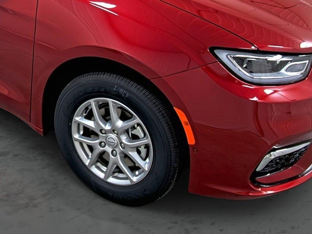 new 2026 Chrysler Pacifica car, priced at $40,655