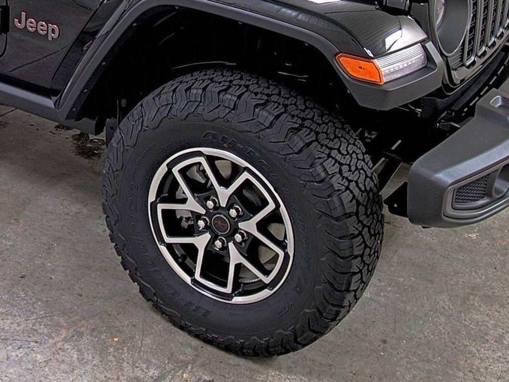 new 2025 Jeep Wrangler car, priced at $48,477