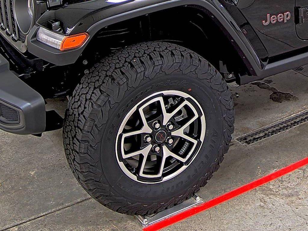 new 2025 Jeep Wrangler car, priced at $48,477