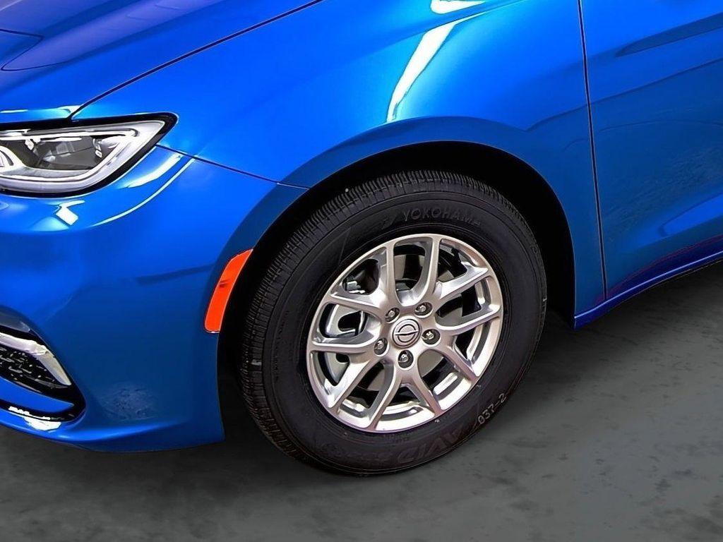 new 2026 Chrysler Pacifica car, priced at $36,635