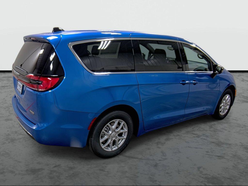 new 2026 Chrysler Pacifica car, priced at $36,635