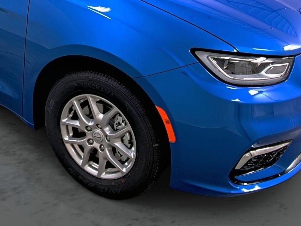 new 2026 Chrysler Pacifica car, priced at $36,635