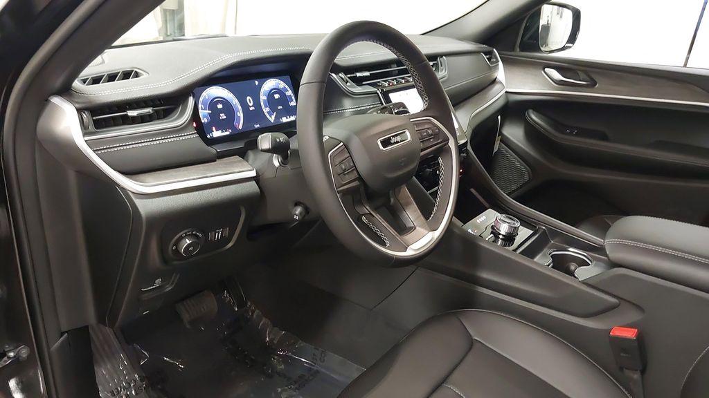 new 2025 Jeep Grand Cherokee L car, priced at $42,530