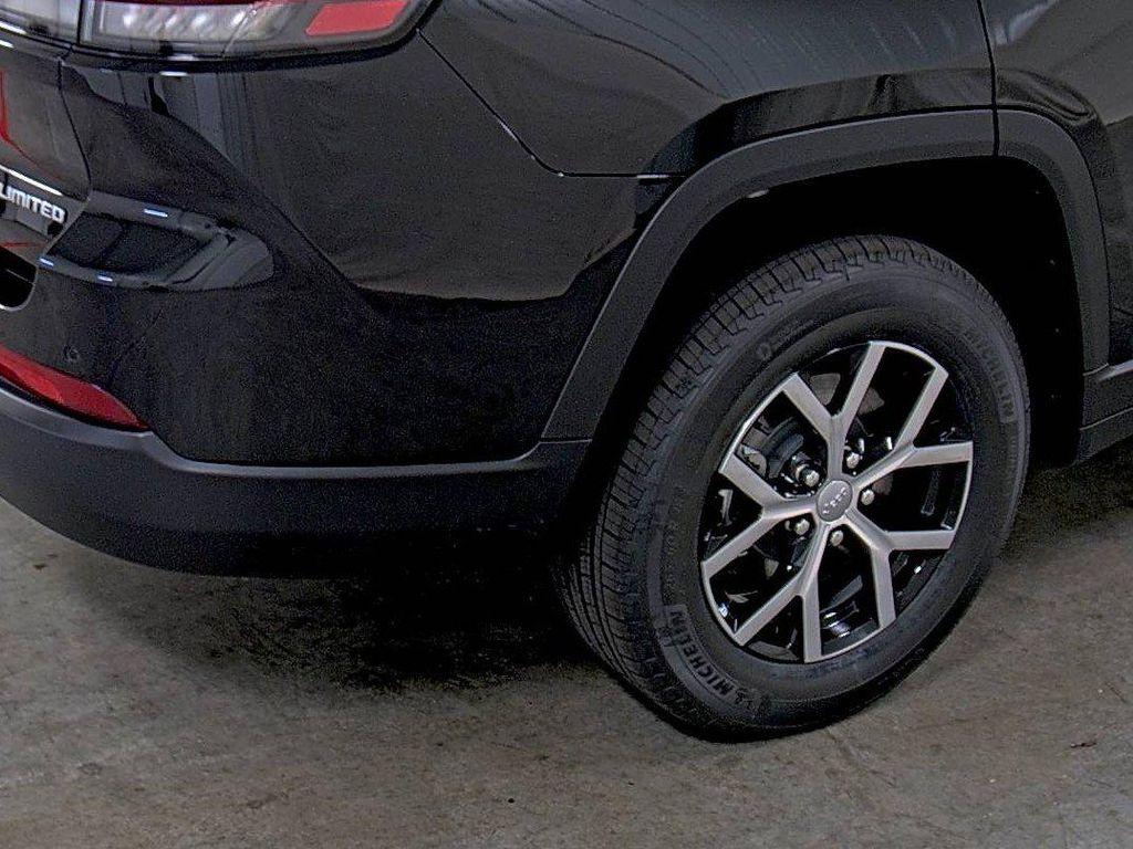 new 2025 Jeep Grand Cherokee L car, priced at $42,530