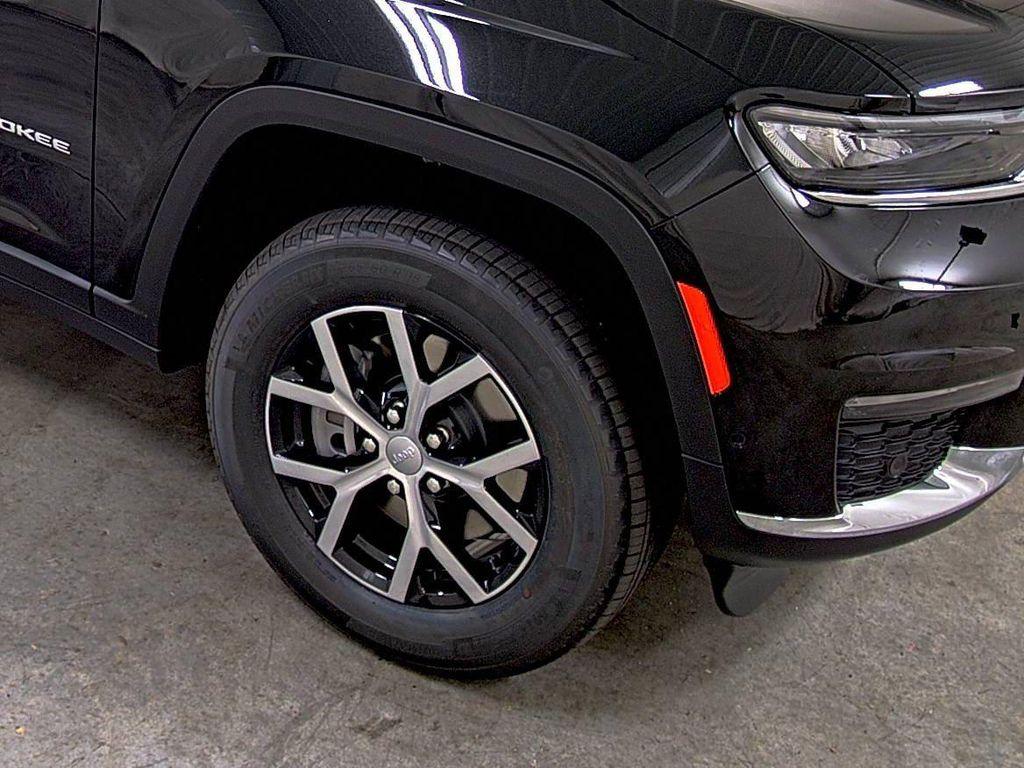 new 2025 Jeep Grand Cherokee L car, priced at $42,530