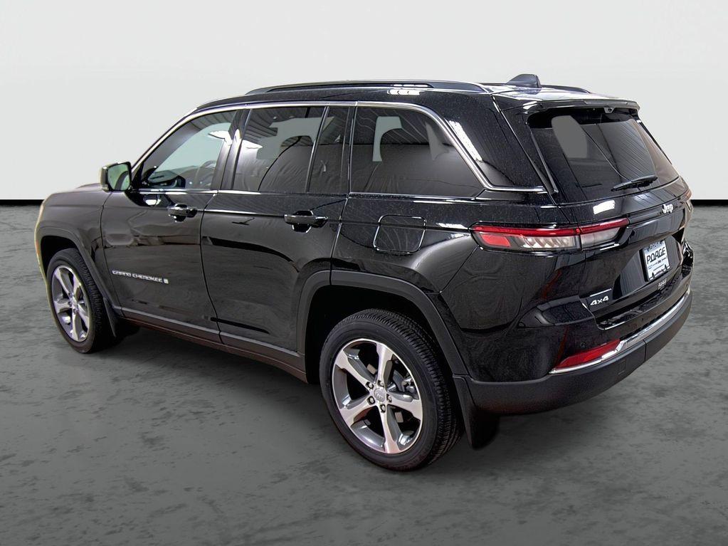 new 2025 Jeep Grand Cherokee car, priced at $46,375
