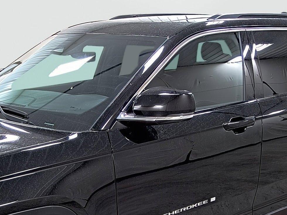 new 2025 Jeep Grand Cherokee car, priced at $46,375