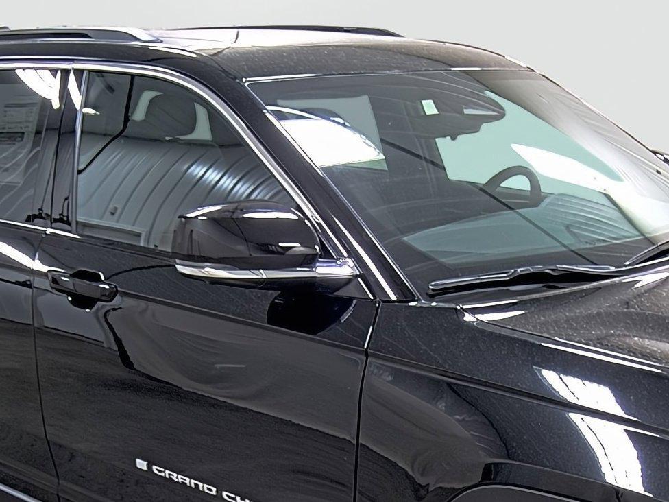 new 2025 Jeep Grand Cherokee car, priced at $46,375