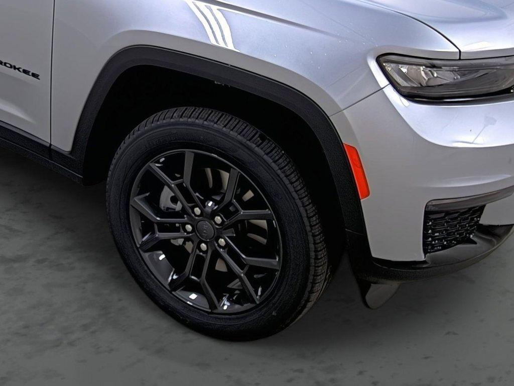 new 2025 Jeep Grand Cherokee L car, priced at $46,330